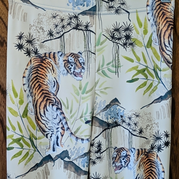 BlackMilk Watercolour Tiger MF Stirrup Leggings - Picture 3 of 6